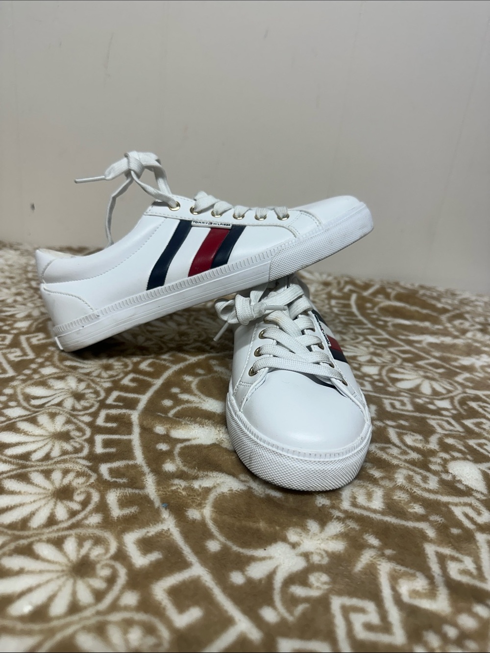 Tommy Hilfiger White Low-Top Sneakers with Red & Navy Stripes